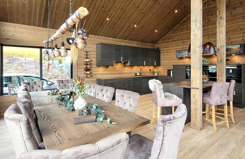 Kvam House | Awesome home in Norheimsund with sauna