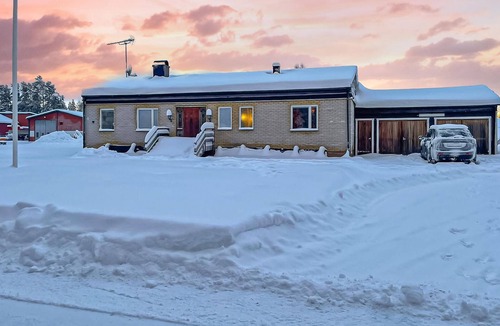 Norrfors House | Awesome home in Norrfors with sauna