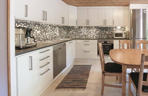Nybrostrand House | Awesome home in Nybrostrand with WiFi
