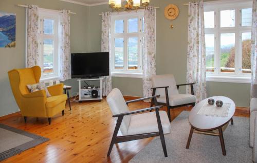 Olden House | Awesome Home In Olden With House Sea View