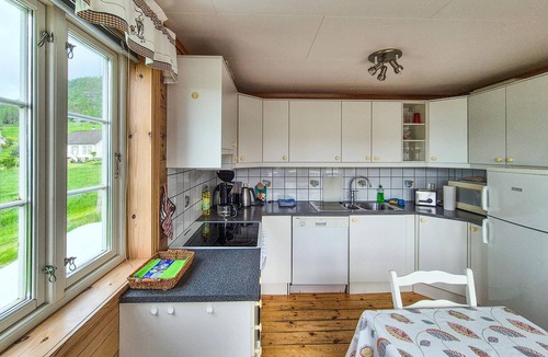 Rosendal House | Awesome home in Rosendal with sauna