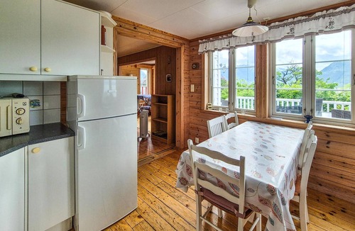 Rosendal House | Awesome home in Rosendal with sauna