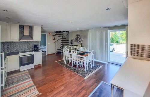 Stora Mellosa House | Awesome home in Stora Mellösa with house sea view