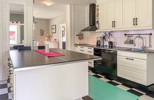 Savsjo House | Awesome home in Sävsjö with ethernet internet