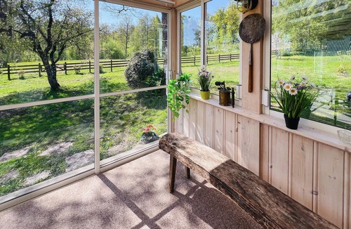 Skovde Municipality House | Awesome home in Skövde with sauna