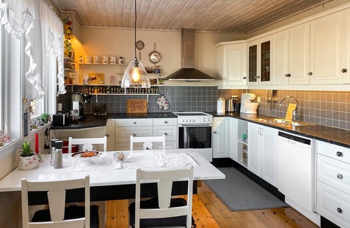 Stavang House | Awesome home in Stavang with kitchen