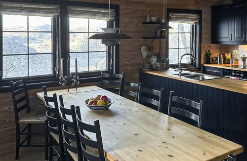 Fidjeland House | Awesome home in Tjørhom