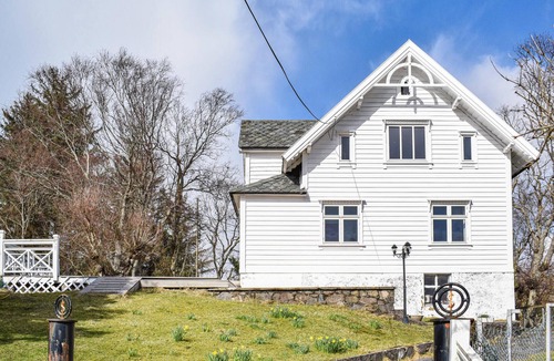 Torangsvag House | Awesome home in Torangsvåg with house sea view