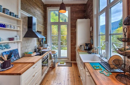 Vaksdal Municipality House | Awesome home in Vaksdal with house sea view