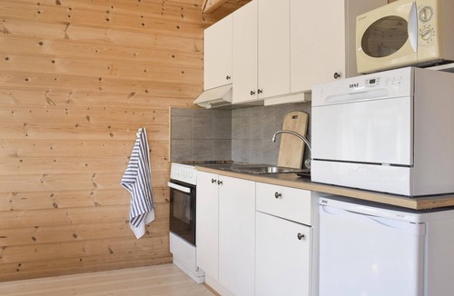 Vallavik House | Awesome home in Vallavik with WiFi