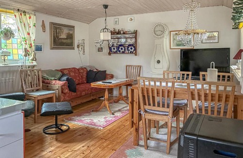 Vibble House | Awesome Home In Vibble With Wifi
