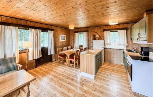 Nord-Fron House | Awesome Home In Vinstra With Sauna