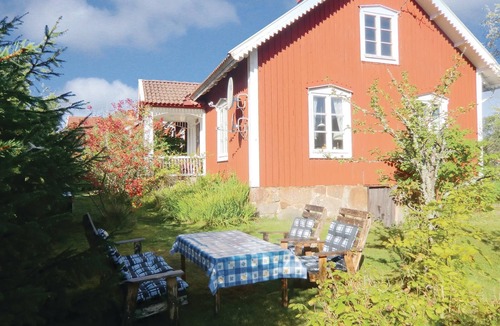Langasjo House | Awesome home in Vissefjärda with sauna