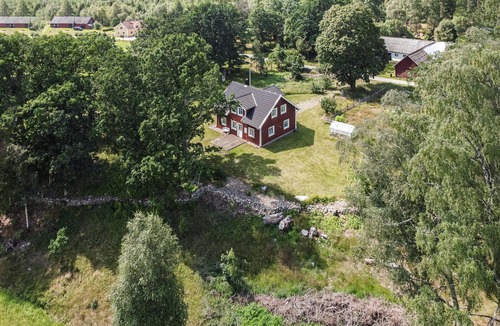 Alvesta Municipality House | Awesome home in Vislanda with WiFi