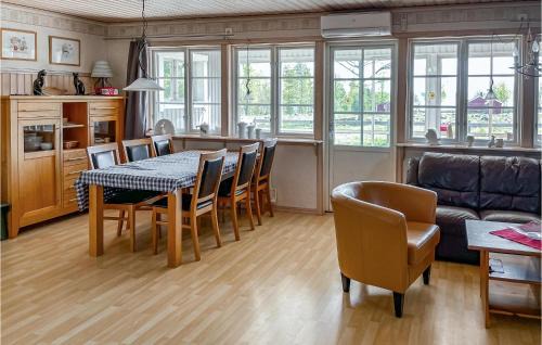 Flattinge House | Awesome Home In Vittaryd With Wifi