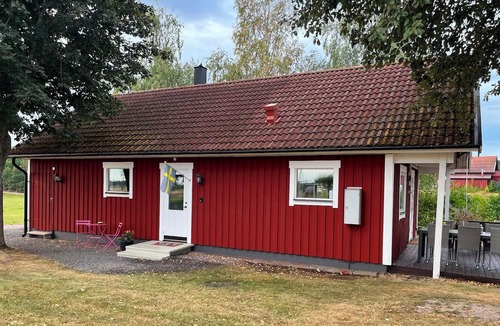 Vasteras Municipality Cottage | B&B The Little Red House