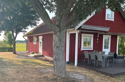 Vasteras Municipality Cottage | B&B The Little Red House