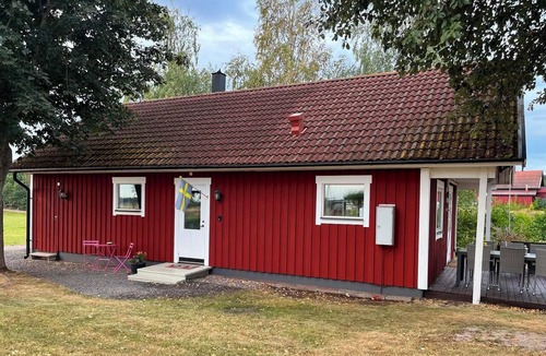 Vasteras Municipality Cottage | B&B The Little Red House