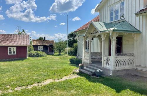 Falkoping House | Backgårdens Timmerstuga