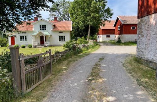 Falkoping House | Backgårdens Timmerstuga