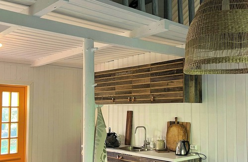 Stromstad House | Barn with spacious garden near Strömstad