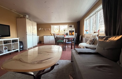 Forsheda House | Bastu, jacuzzi, 90kvm hem, 10.000kvm lantgård, fiber internet, stort kök, BBQ