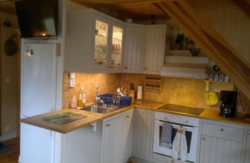 Yngsjo Cottage | Beach cottage in nature reserve with one minute to the sea and the white sand beach