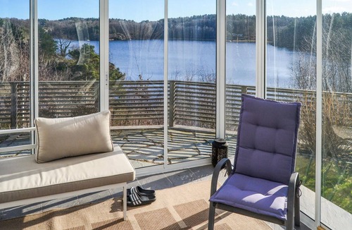 Lillesand House | Beach front home in Brekkestø with WiFi