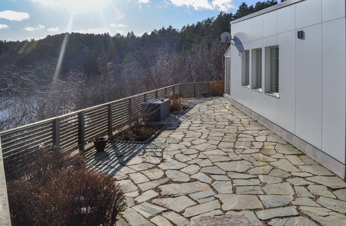Lillesand House | Beach front home in Brekkestø with WiFi