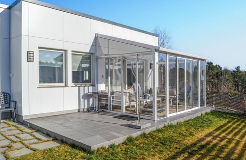 Lillesand House | Beach front home in Brekkestø with WiFi