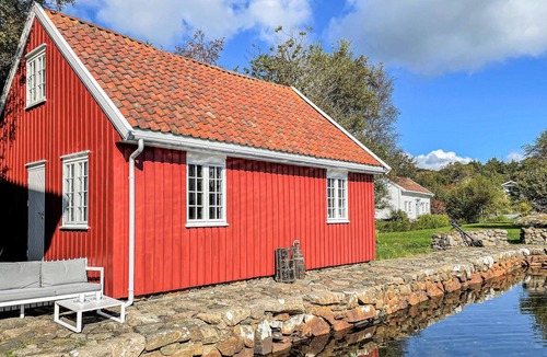 Farsund House | Beach front home in Farsund with house sea view