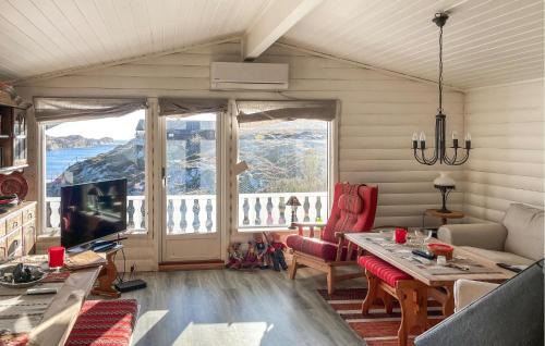 Fjell House | Beach Front Home In Fjell With House Sea View