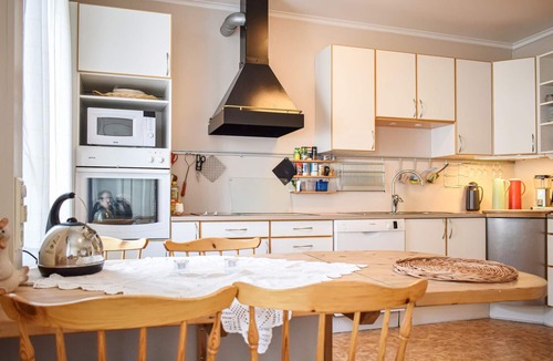 Ullensvang House | Beach front home in Hovland with sauna