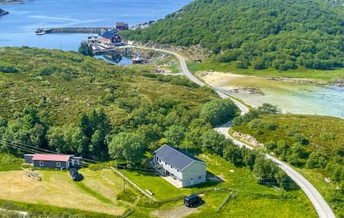 Luroy House | Beach Front Home In Nordnesøy With House A Panoramic View
