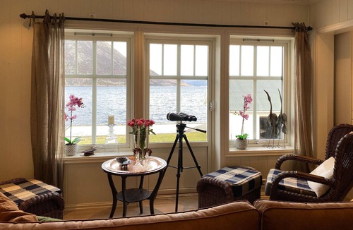 Vanylven House | Beach front home in Rovde with WiFi