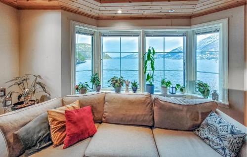 Hardangerfjord House | Beach Front Home In Tørvikbygd With Wifi