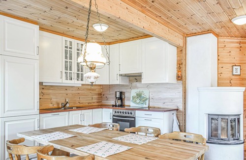 Vaksdal Municipality House | Beach front home in Vaksdal with house sea view