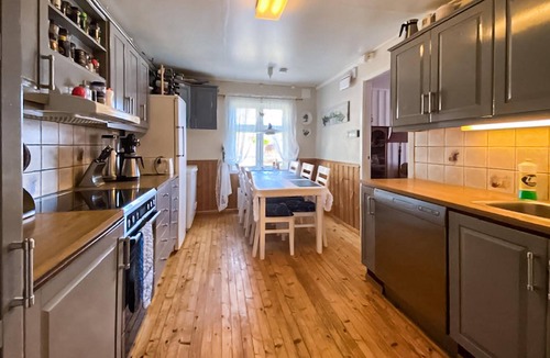 Suldal House | Beach front home in Vanvik with house sea view