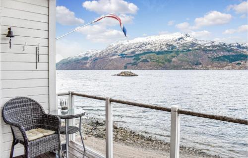 Suldal House | Beach Front Home In Vanvik With House Sea View