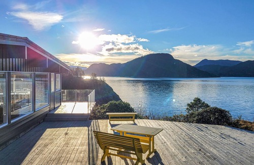 Fusa House | Beach front home in Nordtveitgrend with WiFi
