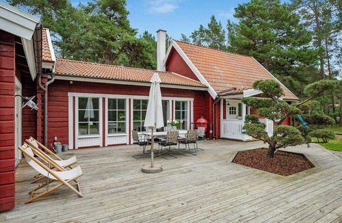 Ljunghusen House | Beach house retreat in peaceful Ljunghusen