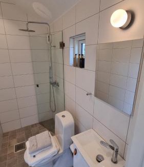 Hollviken Apartment | Beach-near cozy cottage
