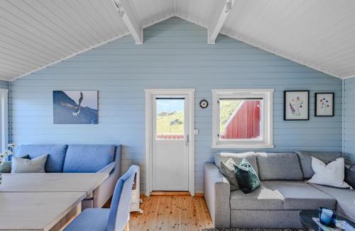 Flakstad House | Beach side HeiaHytta in Fredvang