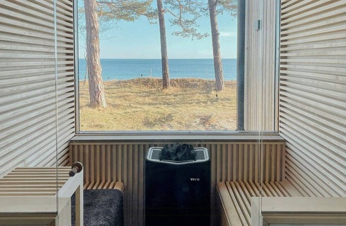 Aspet House | Beachfront villa with sea views in Äspet