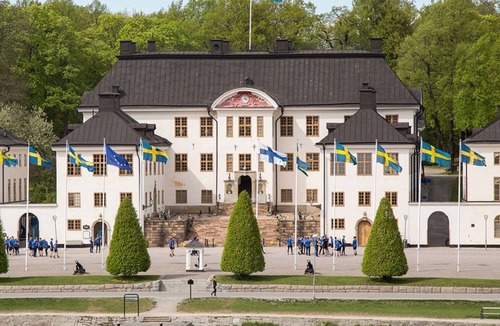 Kungsholmen Apartment | Beautiful 2 bedroom apartment with balcony facing the water