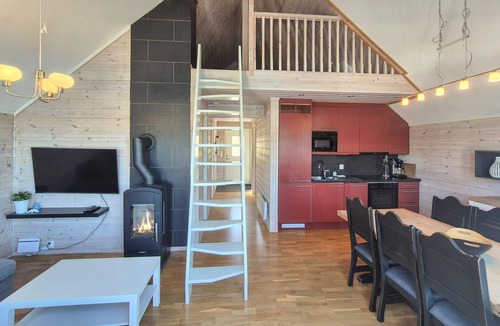 Sveio Apartment | Beautiful apartment in Auklandshamn with WiFi