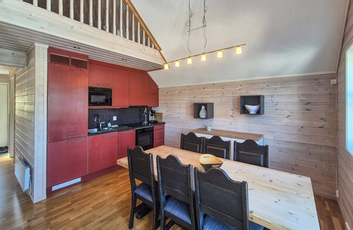 Sveio Apartment | Beautiful apartment in Auklandshamn with WiFi