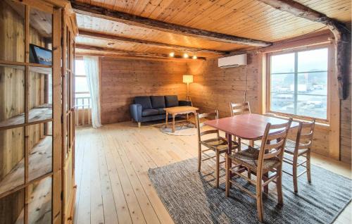 Fitjar Apartment | Beautiful Apartment In Fitjar With House Sea View