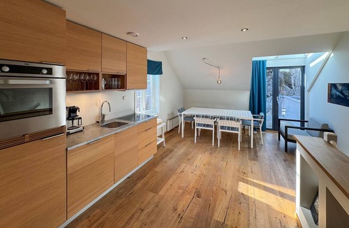 Sogne Apartment | Beautiful apartment in Søgne with house sea view