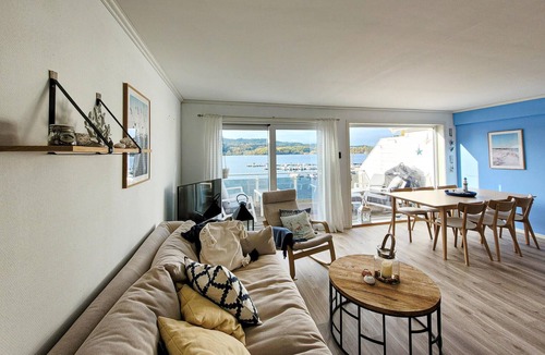 Tysnes Apartment | Beautiful apartment in Uggdal with house sea view